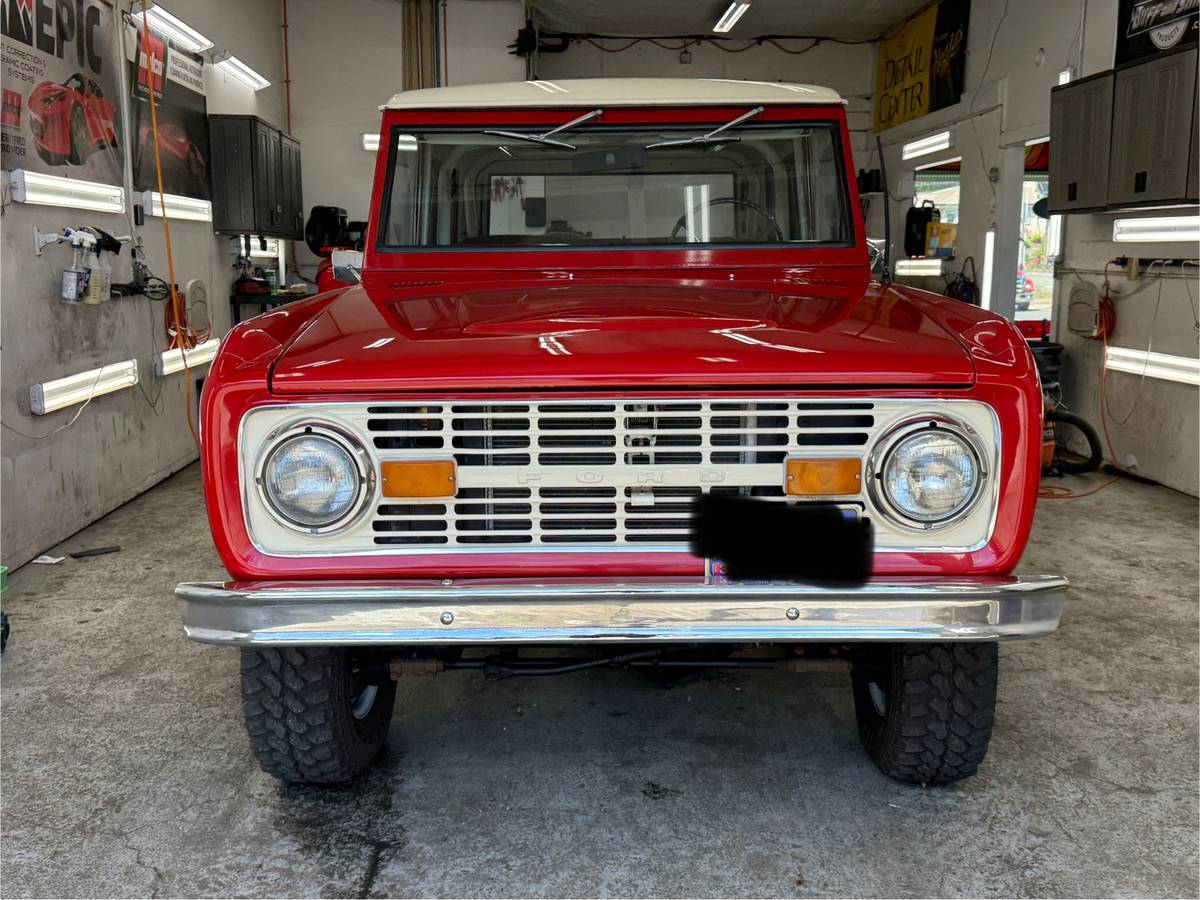 Ford-bronco-1974-red