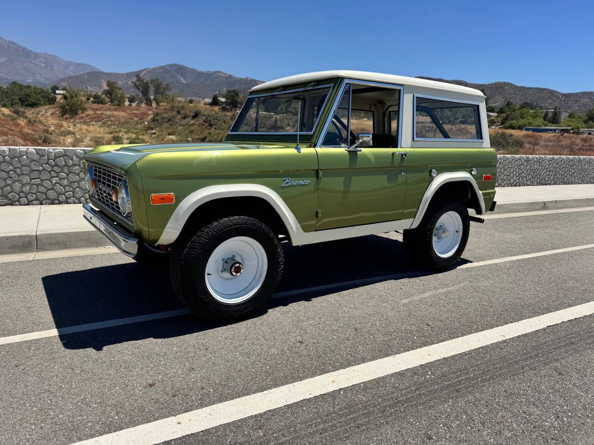 Ford-bronco-1975-13