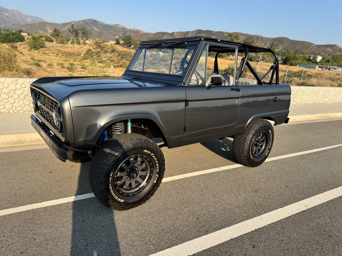 Ford-bronco-1975