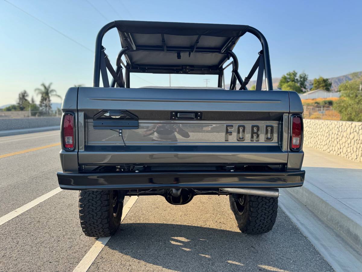 Ford-bronco-1975-3