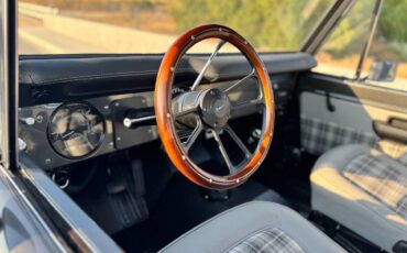 Ford-bronco-1975-5