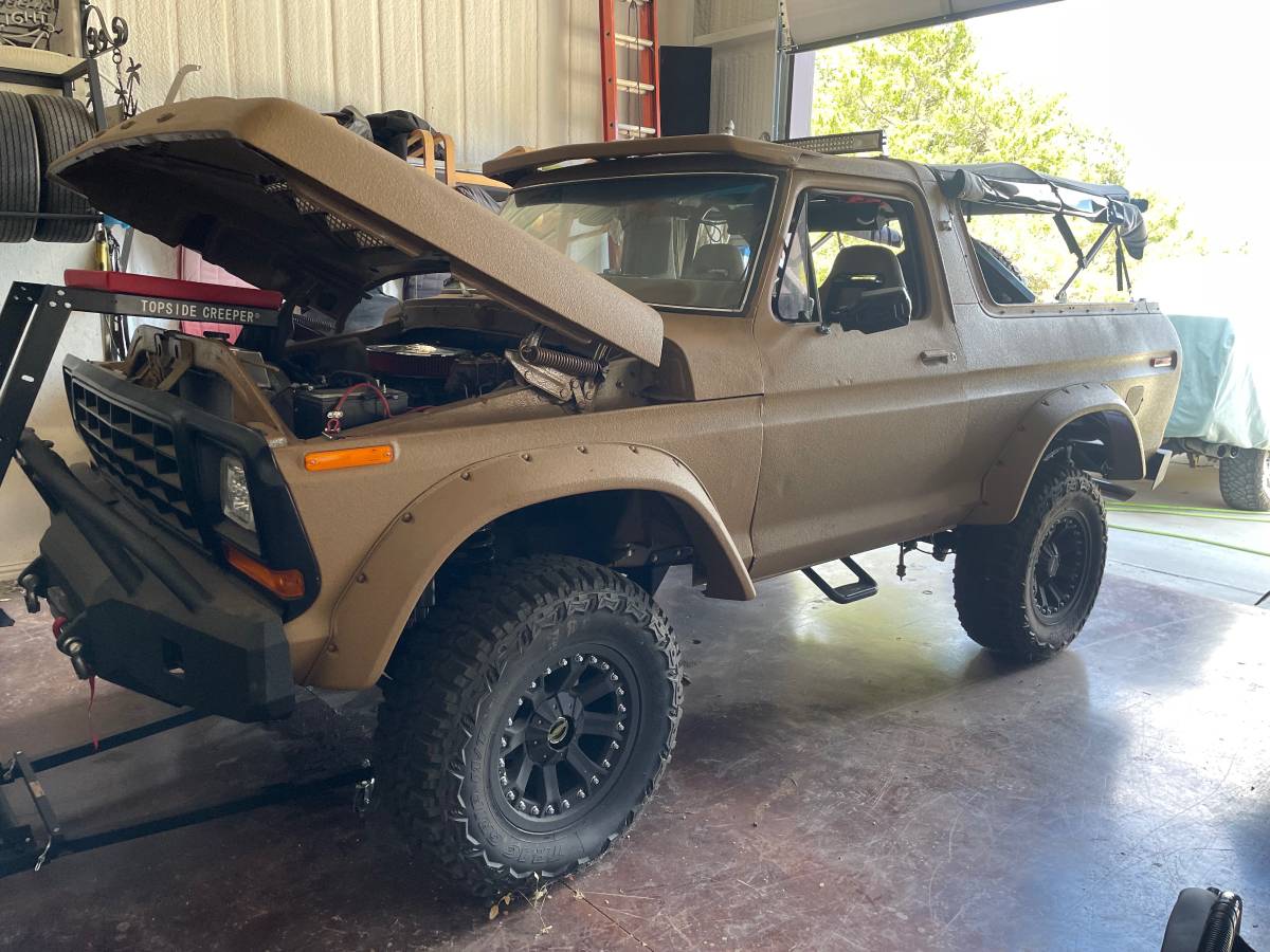 Ford-bronco-1978-brown-10
