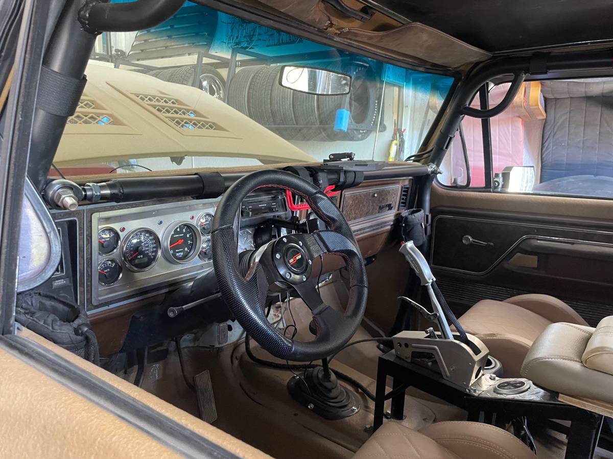 Ford-bronco-1978-brown-2