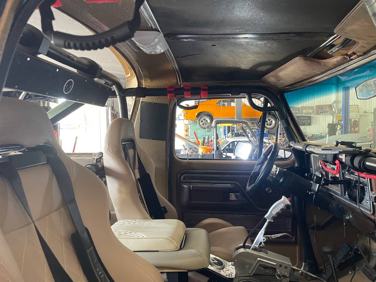 Ford-bronco-1978-brown-7