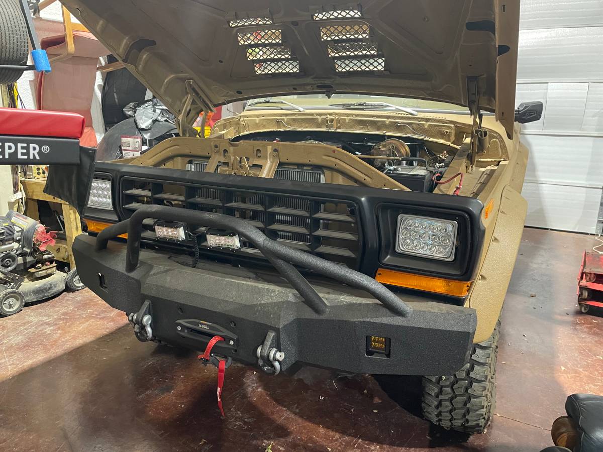 Ford-bronco-1978-brown-9
