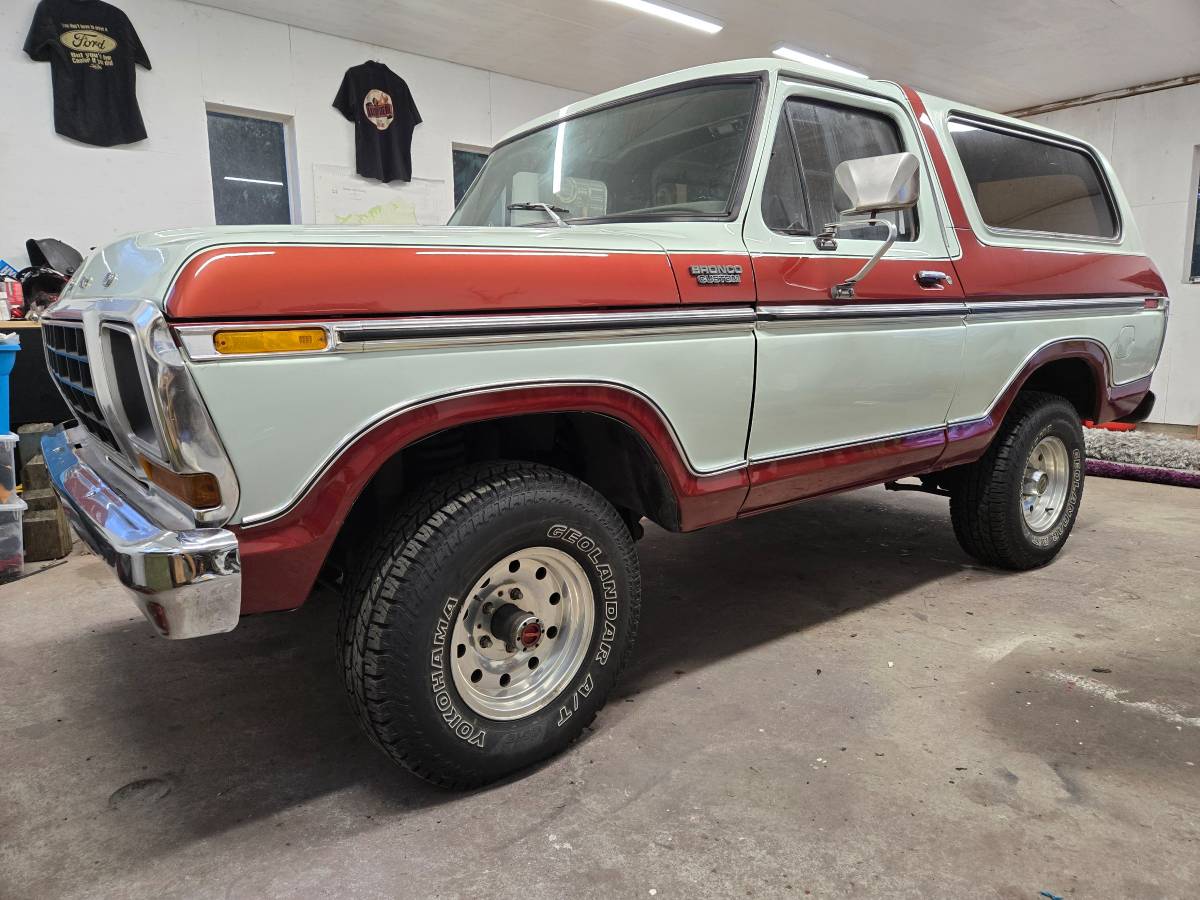Ford-bronco-1978-red-1