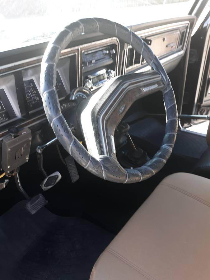 Ford-bronco-1979-black-12