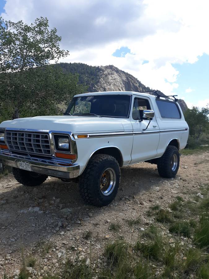 Ford-bronco-1979-black-4