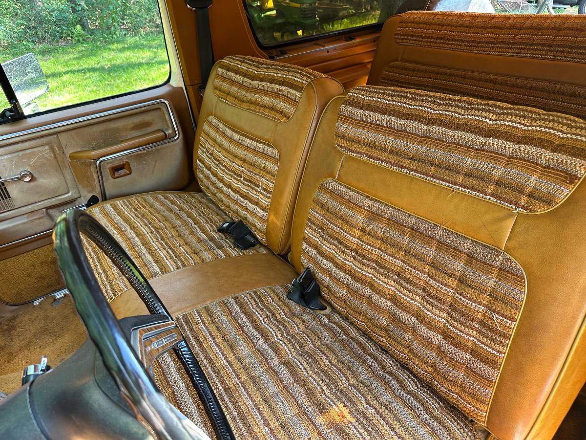 Ford-bronco-1980-brown-11