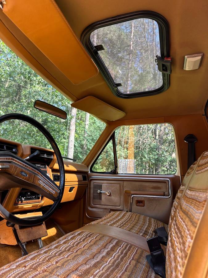 Ford-bronco-1980-brown-12