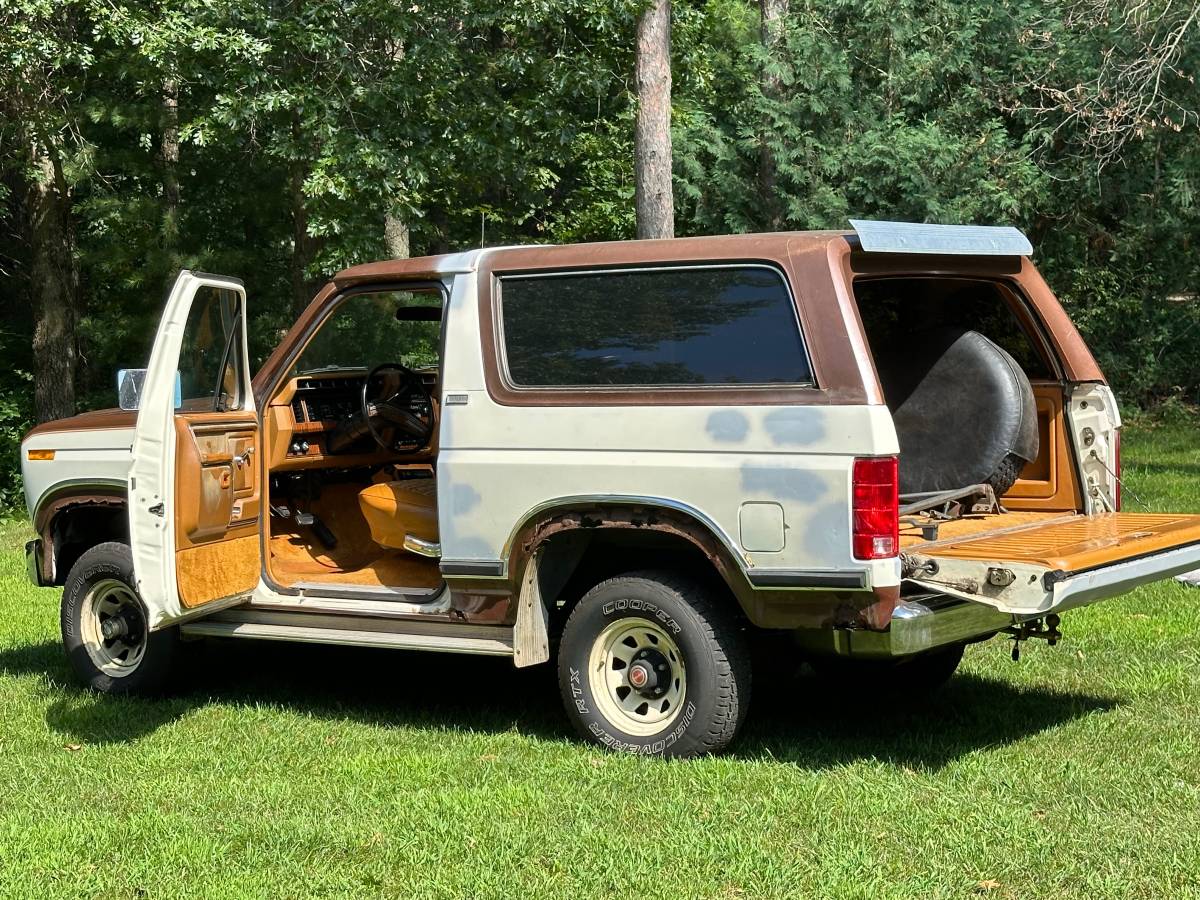 Ford-bronco-1980-brown-13