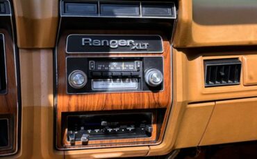 Ford-bronco-1980-brown-19
