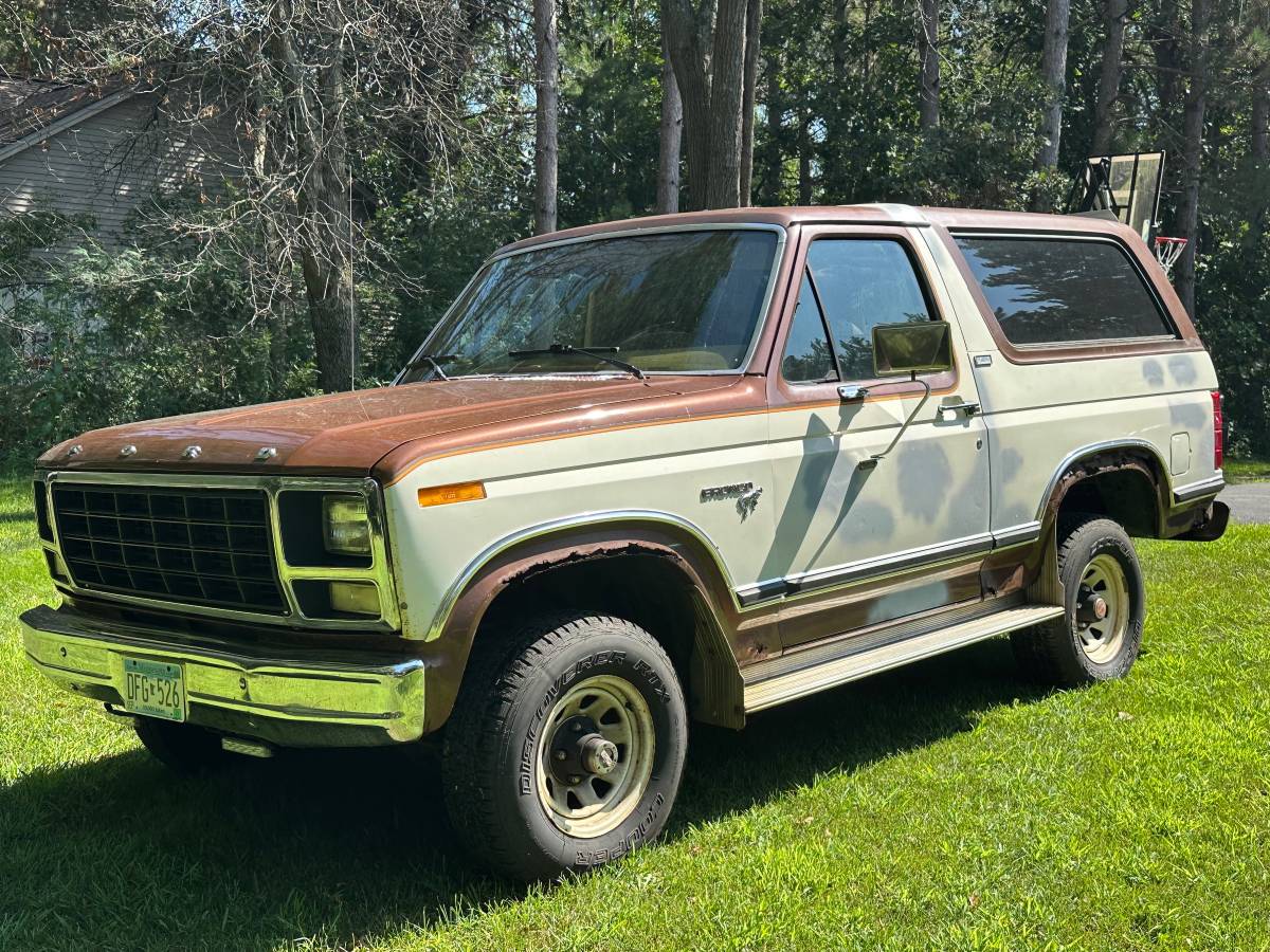 Ford-bronco-1980-brown-4