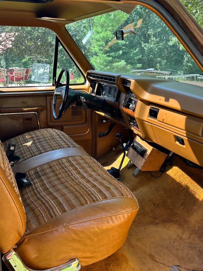 Ford-bronco-1980-brown-7