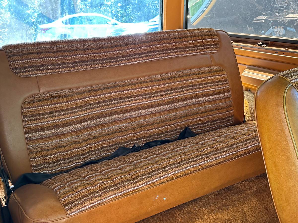 Ford-bronco-1980-brown-8