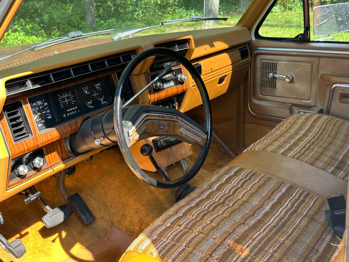 Ford-bronco-1980-brown-9