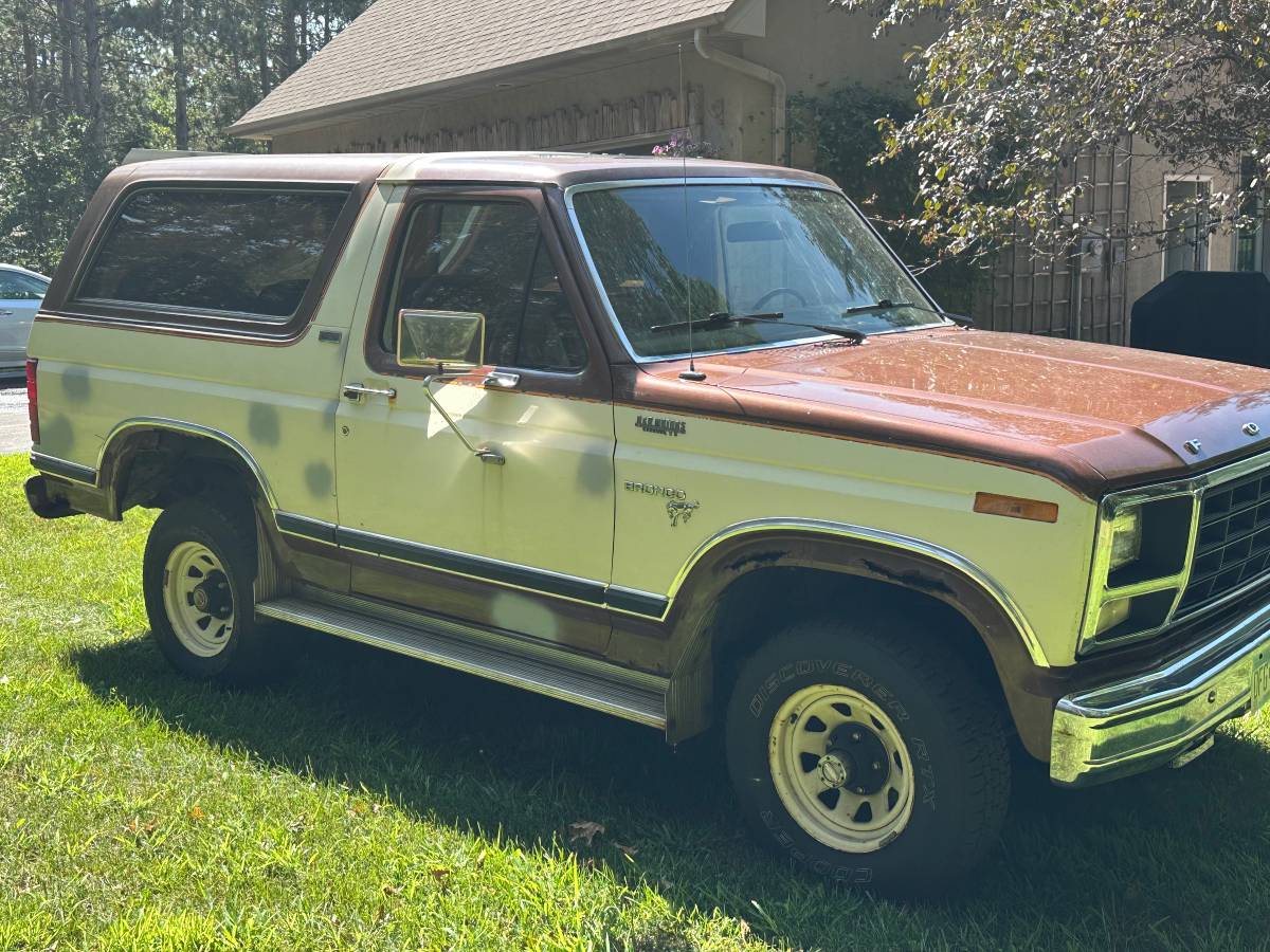 Ford-bronco-1980-brown