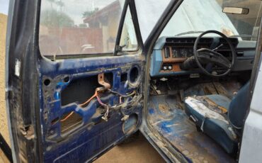 Ford-bronco-1981-grey-10