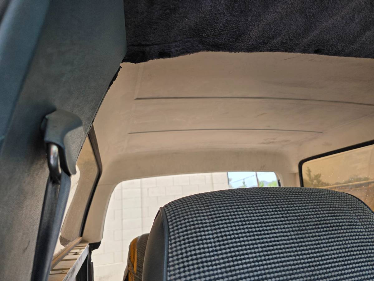 Ford-bronco-1981-grey-19