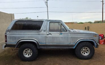 Ford-bronco-1981-grey-4