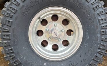 Ford-bronco-1981-grey-5