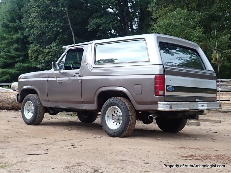 Ford-bronco-1985-grey-21