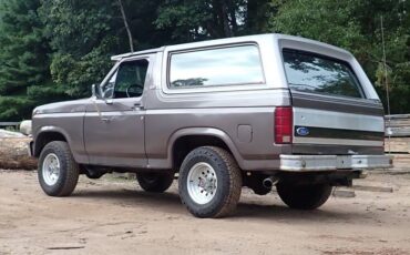 Ford-bronco-1985-grey-27