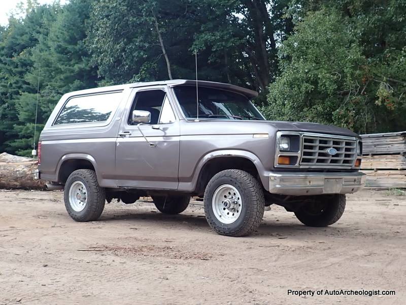 Ford-bronco-1985-grey-47