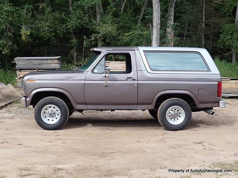 Ford-bronco-1985-grey-8