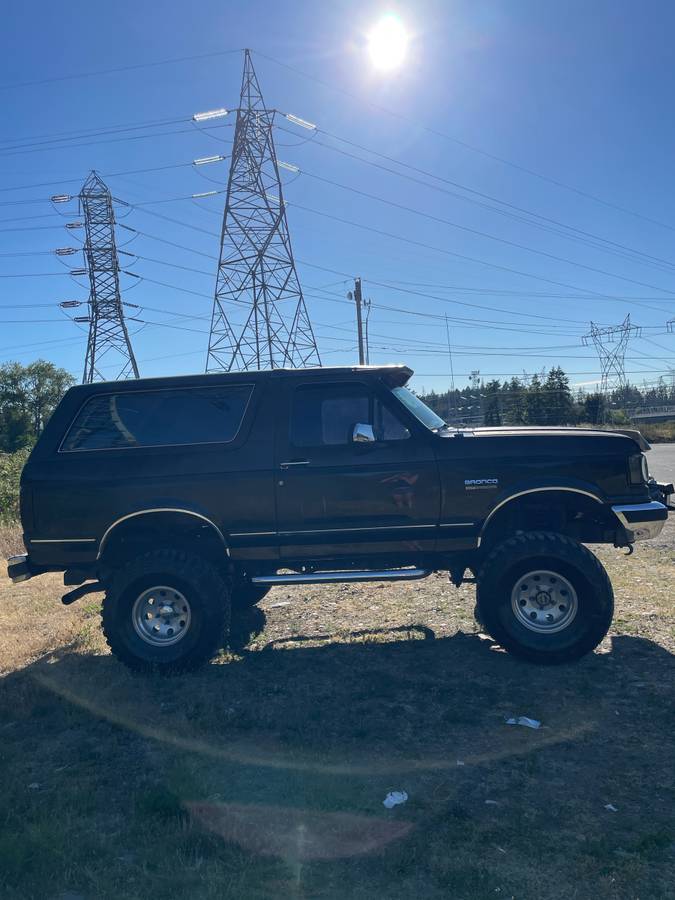 Ford-bronco-1987-black-4
