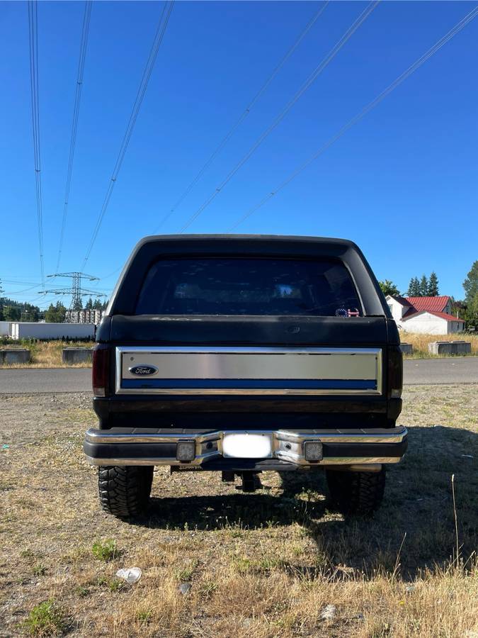 Ford-bronco-1987-black-6