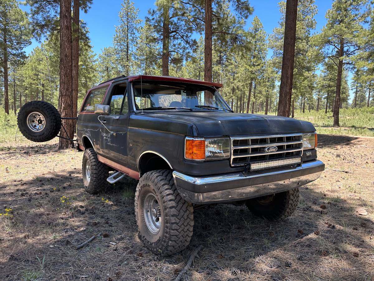 Ford-bronco-1988-black-1