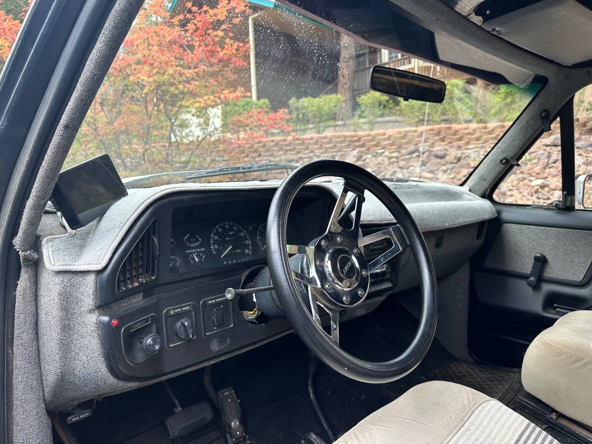 Ford-bronco-1988-black-8