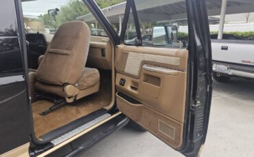 Ford-bronco-1989-black-17