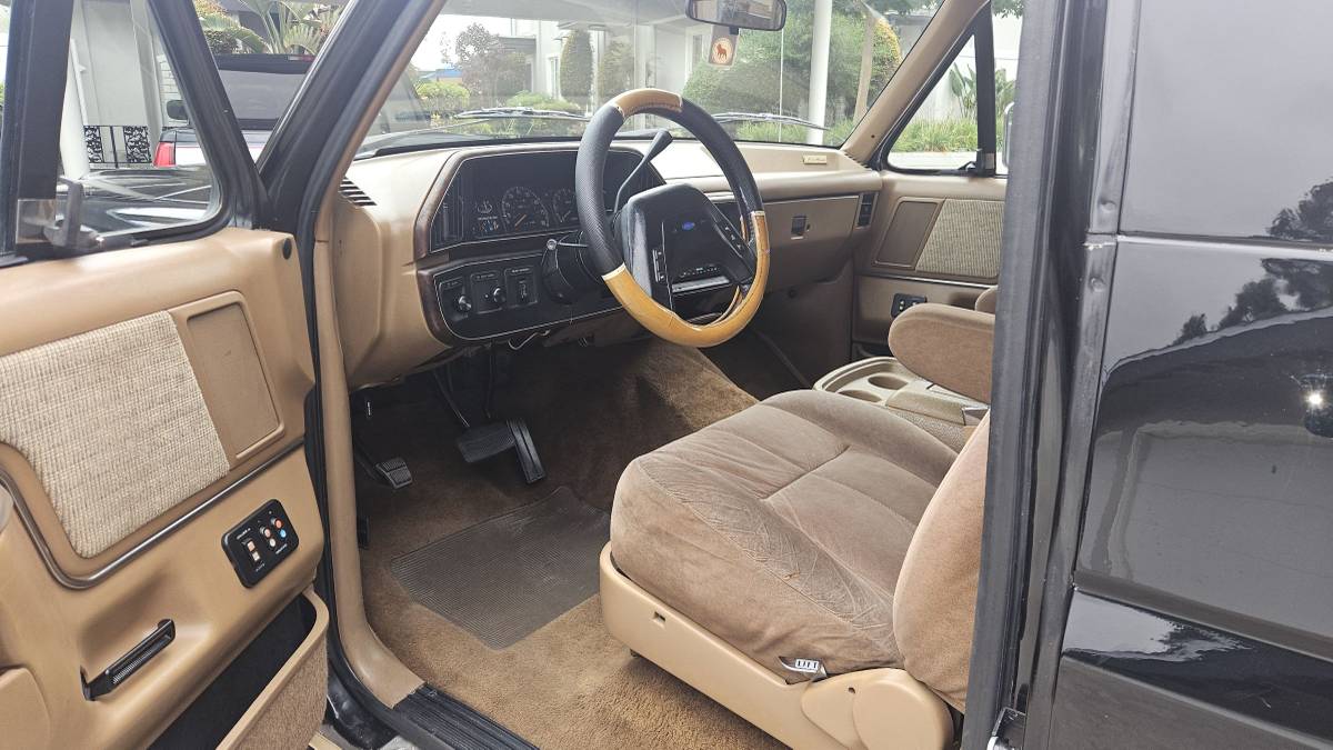 Ford-bronco-1989-black-6