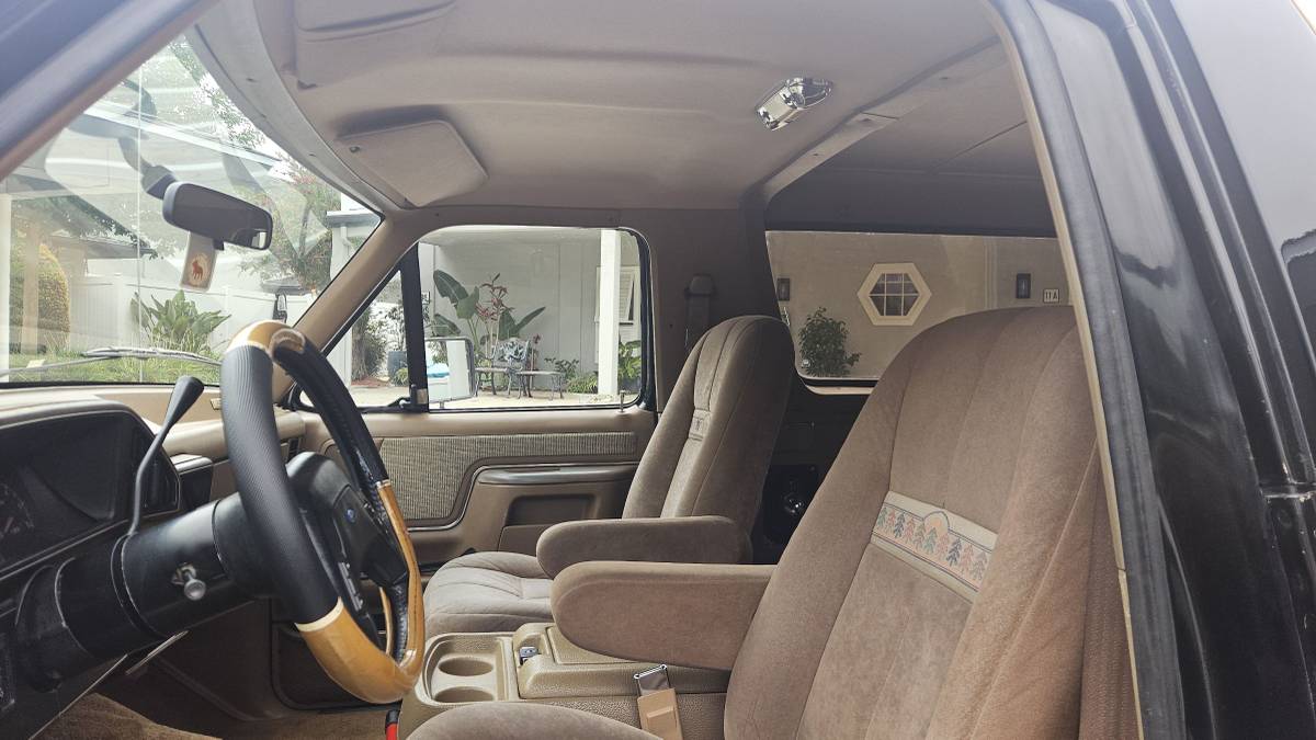 Ford-bronco-1989-black-7