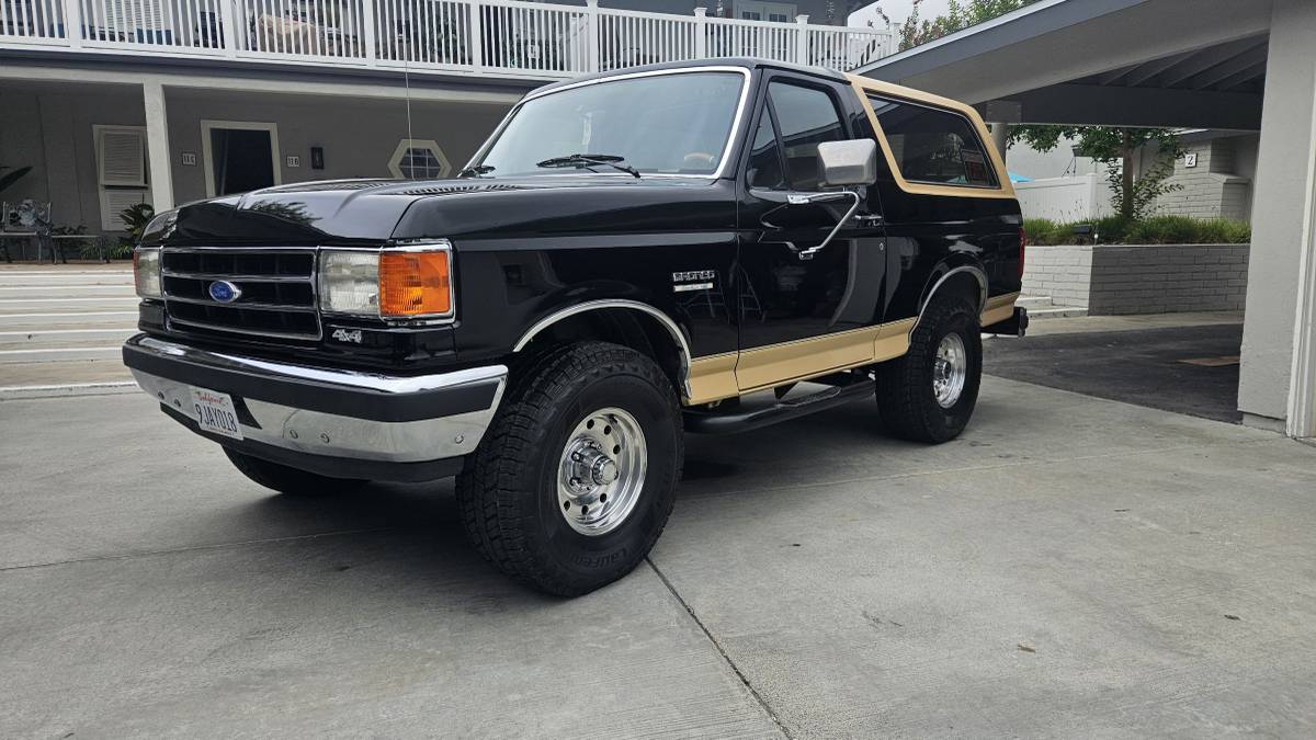 Ford-bronco-1989-black