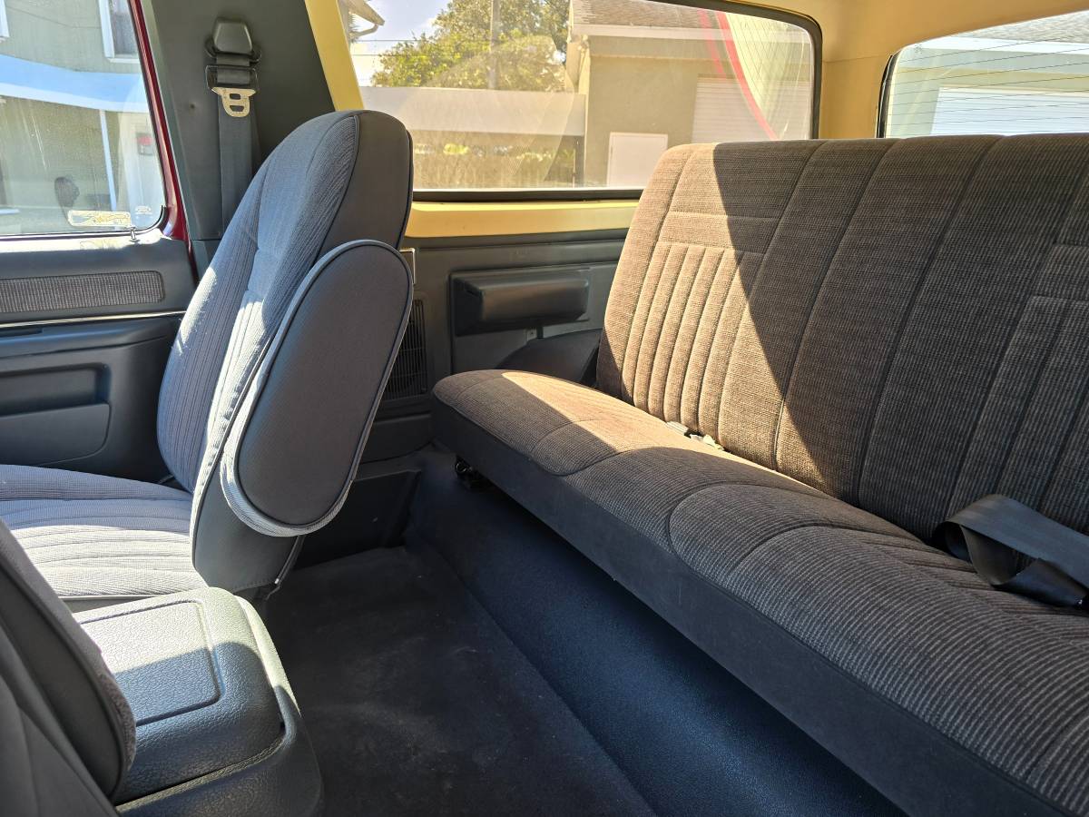 Ford-bronco-1990-red-10