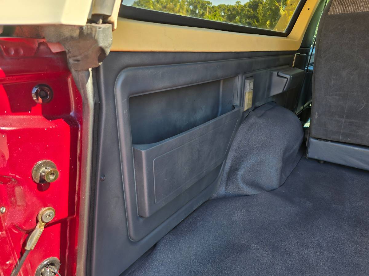 Ford-bronco-1990-red-13