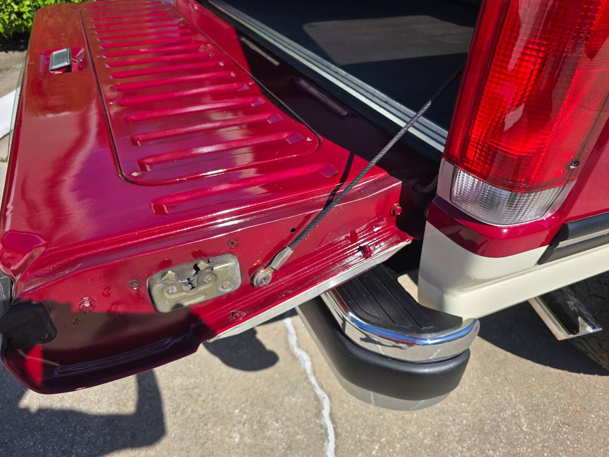 Ford-bronco-1990-red-17