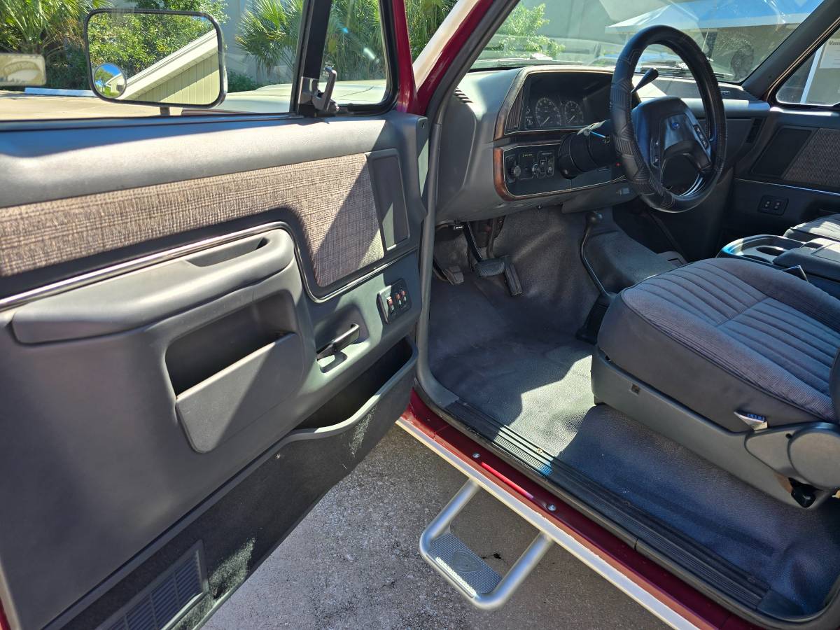 Ford-bronco-1990-red-23