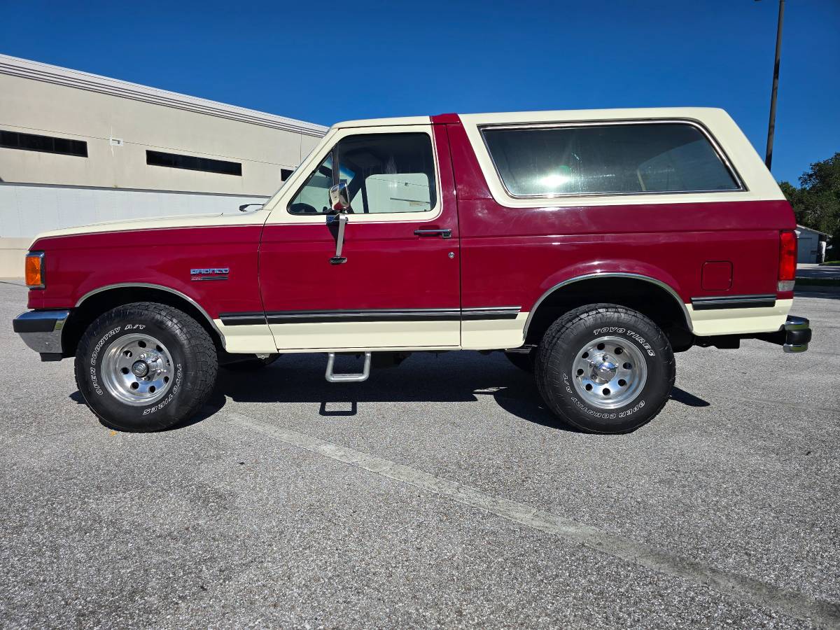 Ford-bronco-1990-red-27