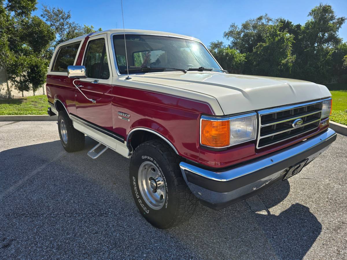 Ford-bronco-1990-red-44