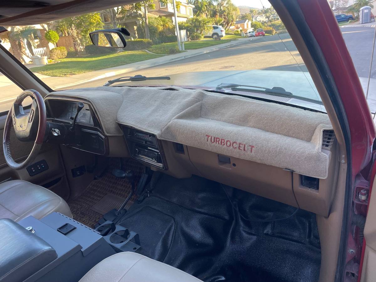 Ford-bronco-1991-red-1