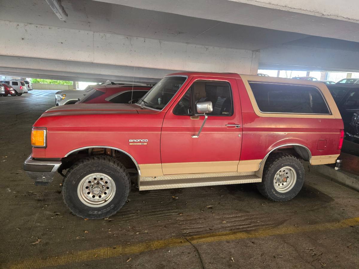 Ford-bronco-1991-red-1