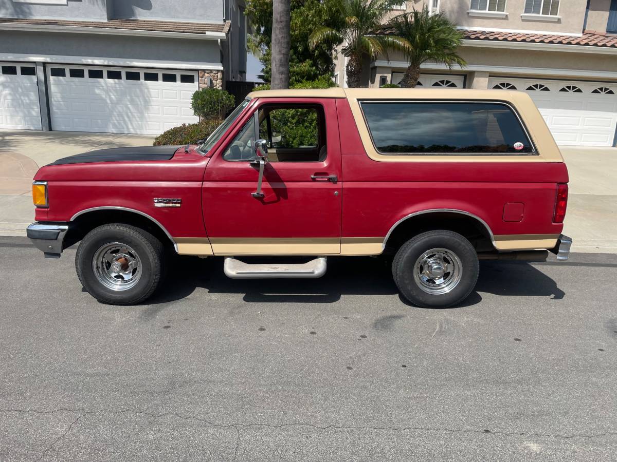 Ford-bronco-1991-red