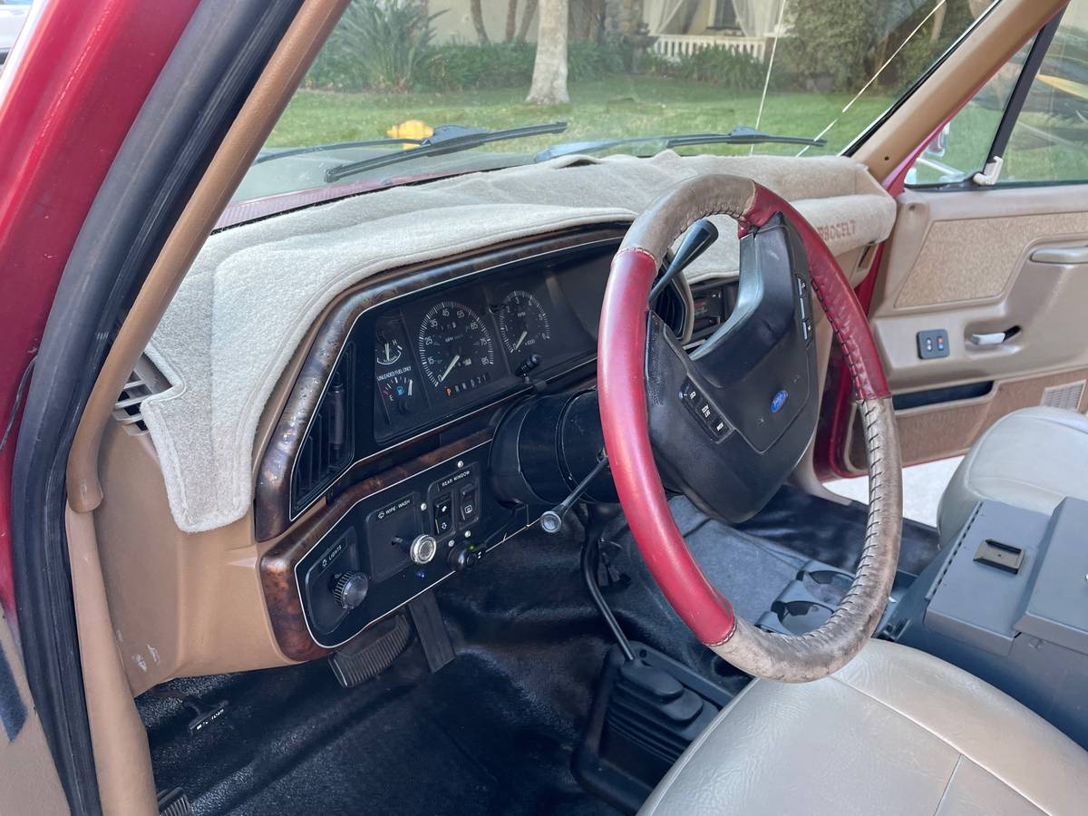 Ford-bronco-1991-red-2