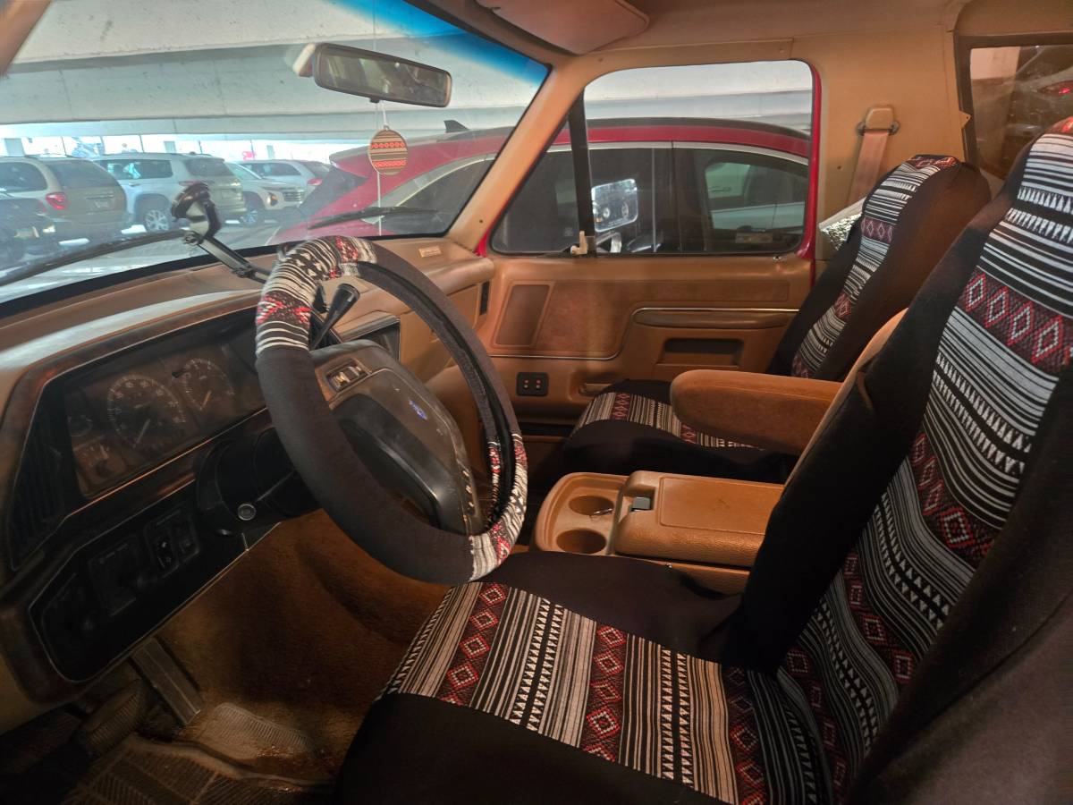 Ford-bronco-1991-red-8