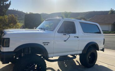 Ford-bronco-1991-white-1