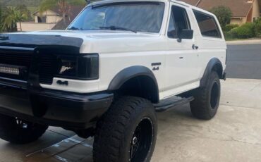 Ford-bronco-1991-white-23